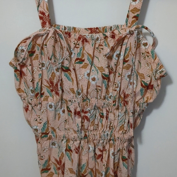 NWT Universal Thread - Picture 2 of 3